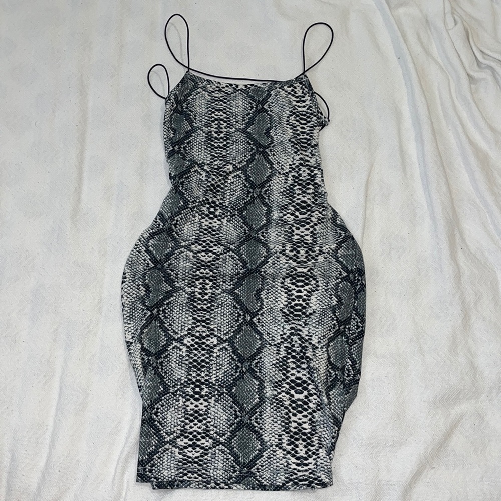 Backless dress